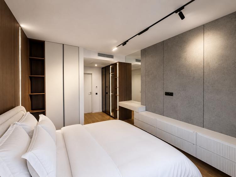 Apartament cu 4 camere semidecomandat în Herăstrău