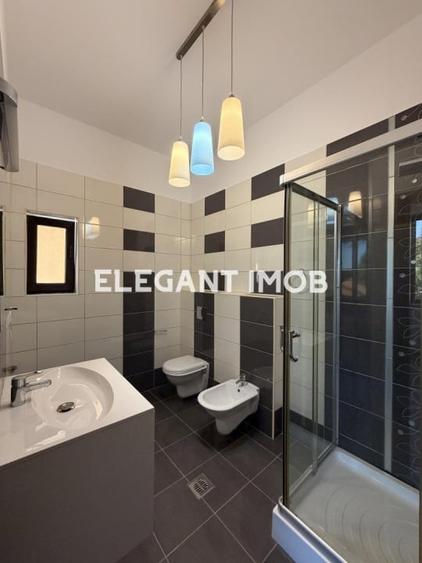 Casă individuală cu 7 camere cu Canalizare în Corbeanca