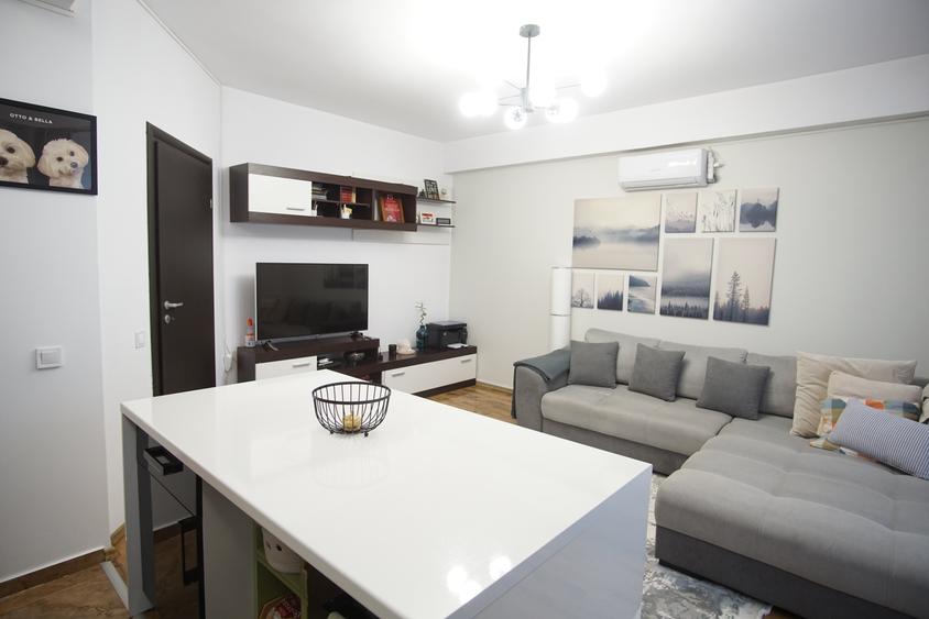 Apartament cu 3 camere decomandat în Fundeni