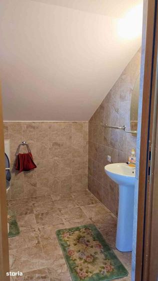 Casă cu 4 camere cu Teren 1701 Mp în Racovița