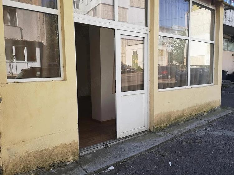 Spațiu comercial, de 40 mp, în Precista