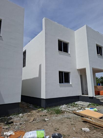 Casă cu 5 camere cu Teren 350 Mp în Central