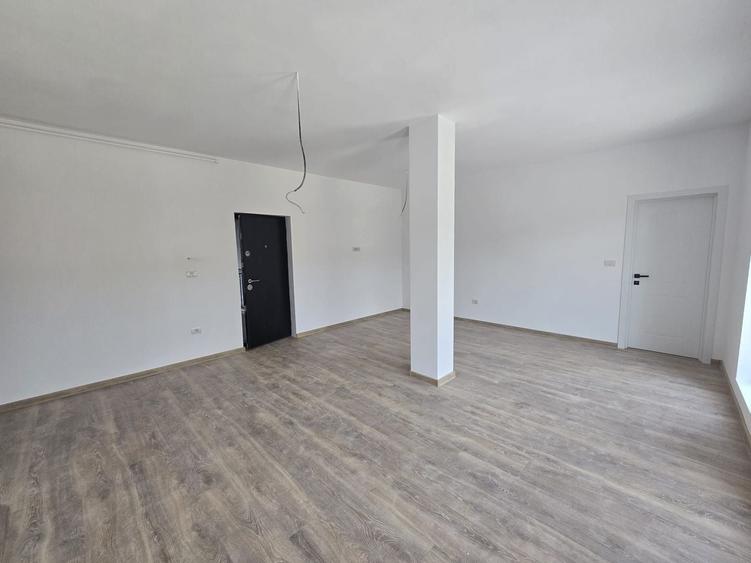 Apartament cu 2 camere decomandat în Girocului