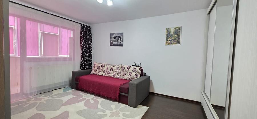 Apartament cu 2 camere decomandat, mobilat în Casa de Cultură