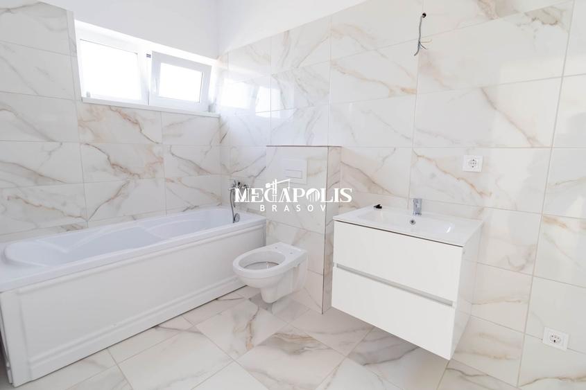 Duplex cu 4 camere cu Canalizare în Sânpetru