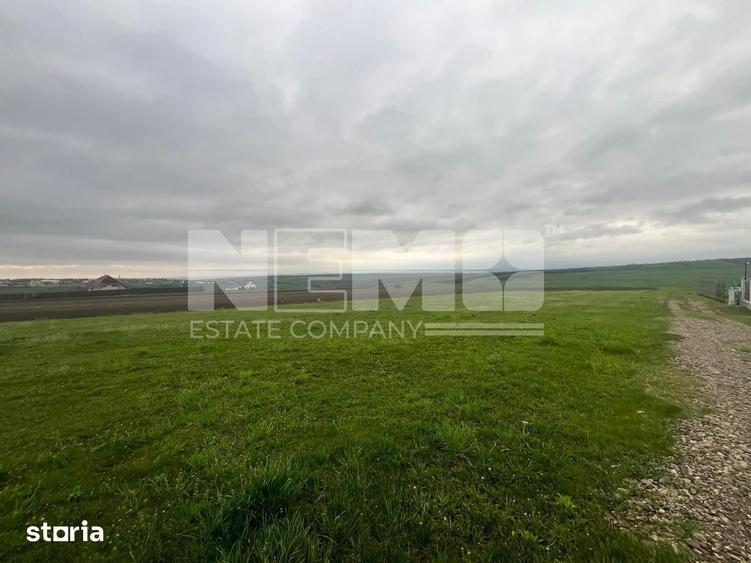Teren de 800 mp, în Moara