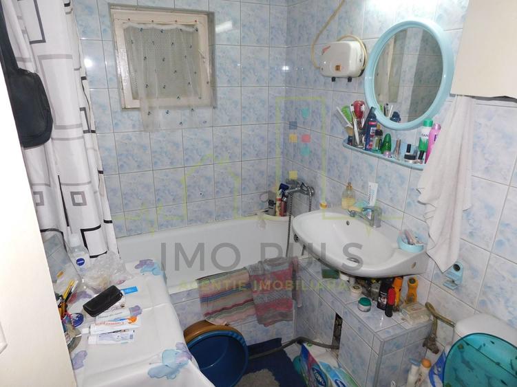 Apartament cu 3 camere decomandat, mobilat în Dâmbovița