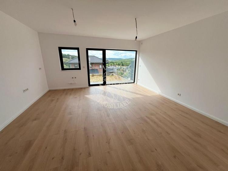Duplex cu 3 camere cu Canalizare în Sud