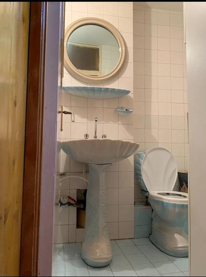 Apartament cu 3 camere decomandat în Dâmbovița