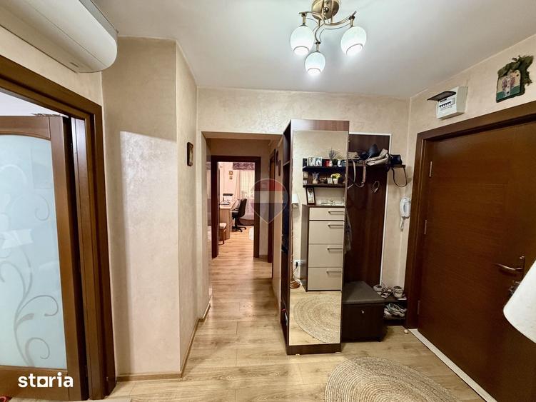 Apartament cu 3 camere în Brăilei