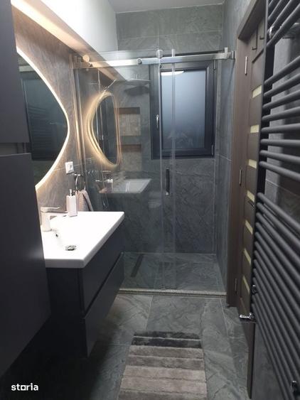 Apartament cu 3 camere în Cremenari