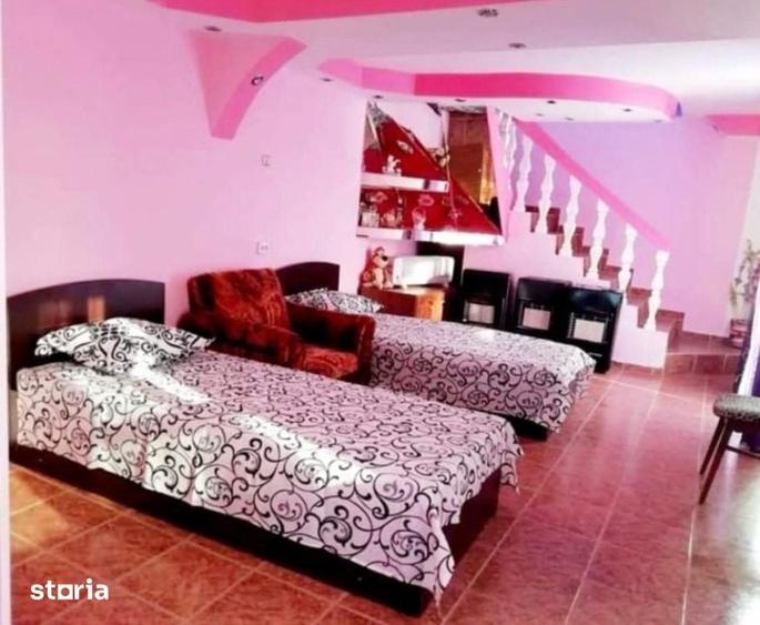 Casă cu 5 camere cu Teren 500 Mp în Cârcea