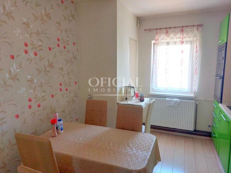 Apartament cu 4 camere decomandat, mobilat în Plopilor
