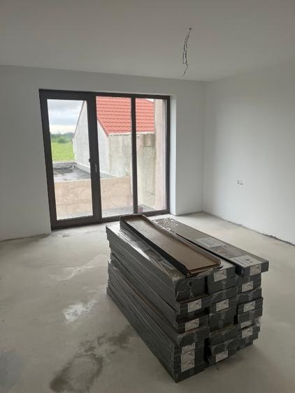 Casă individuală cu 5 camere cu Garaj în Vidra