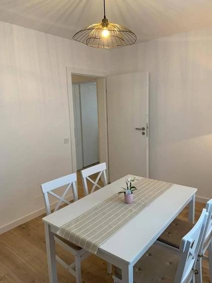 Apartament cu 3 camere decomandat în Florești