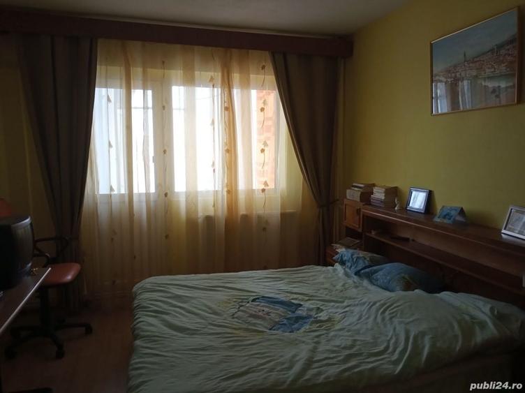 Apartament cu 4 camere decomandat în Central