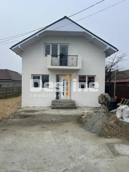 Casă individuală cu 5 camere cu Canalizare în Lumina