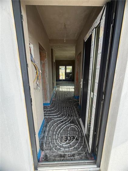 Duplex cu 4 camere cu Canalizare în Moșnița Veche