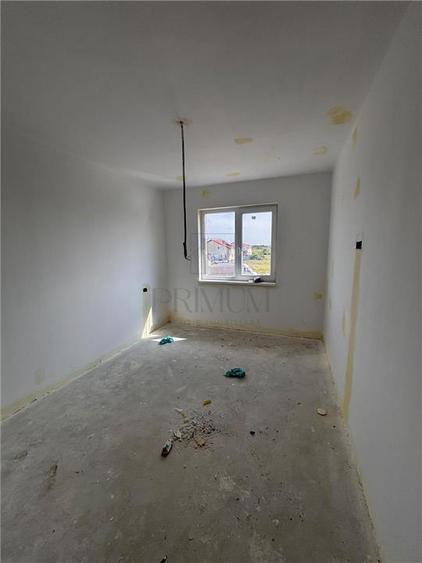 Duplex cu 4 camere cu Canalizare în Moșnița Nouă