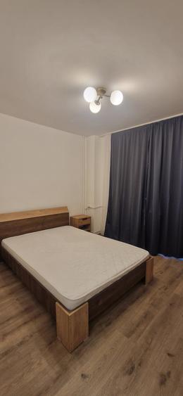 Apartament cu 3 camere decomandat în P-ța Muncii