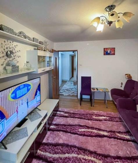 Apartament cu 2 camere decomandat în Micro 15