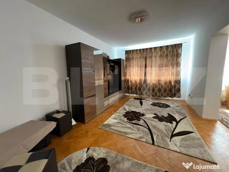 Apartament cu 4 camere decomandat în Central