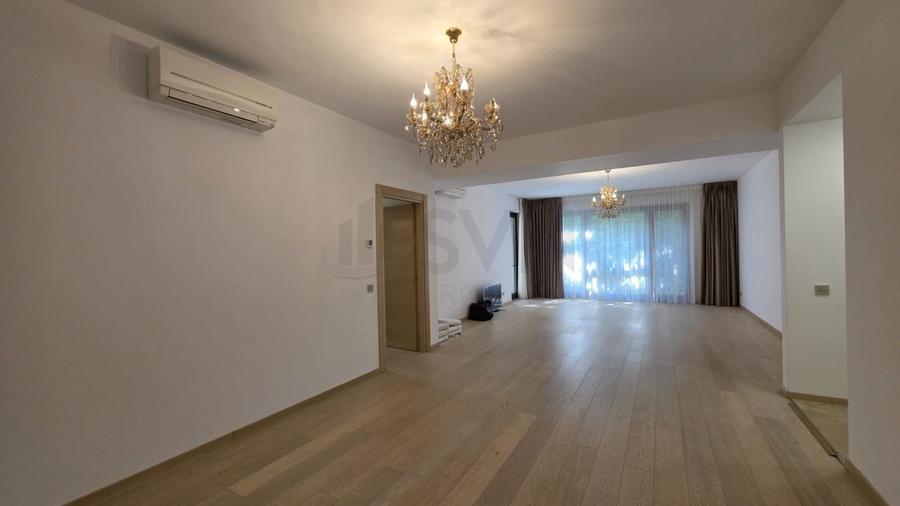 Apartament cu 3 camere semidecomandat în Grădina Icoanei