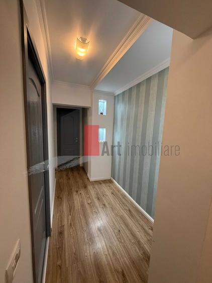 Apartament cu 3 camere decomandat în Lacul Tei