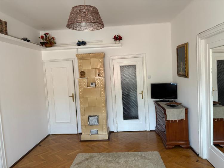 Apartament cu 3 camere semidecomandat în Cotroceni