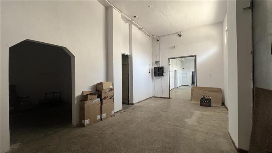 Spațiu comercial, de 474 mp, în Vest