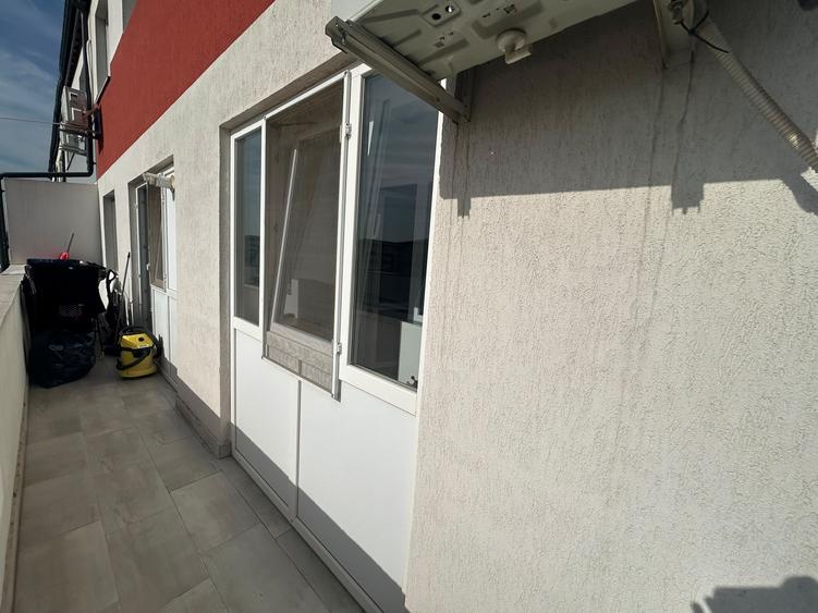 Apartament cu 2 camere decomandat în Berceni