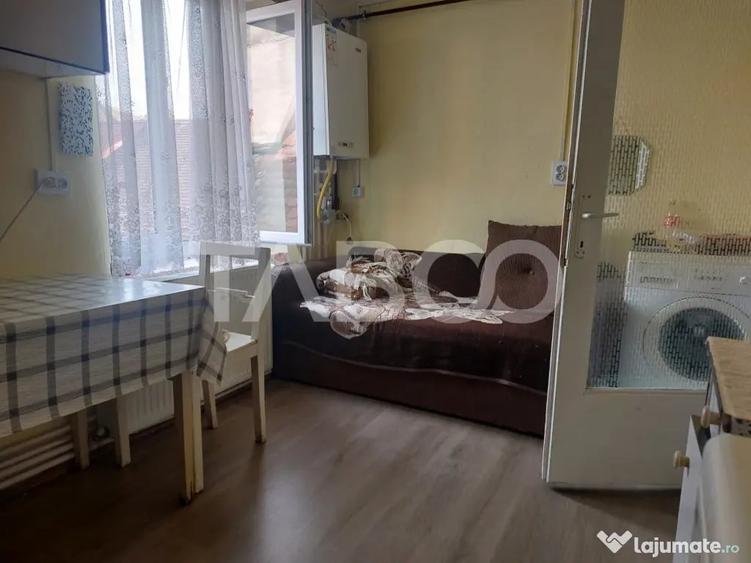 Apartament cu 3 camere semidecomandat în Central
