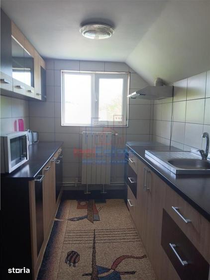 Casă cu 9 camere cu Teren 761 Mp în Popricani