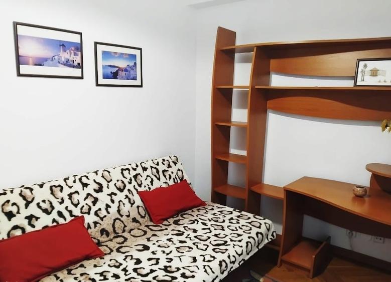 Apartament cu 3 camere decomandat, mobilat în Nerva Traian