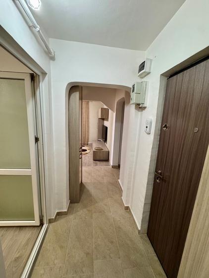 Apartament cu 3 camere decomandat în Micro 4
