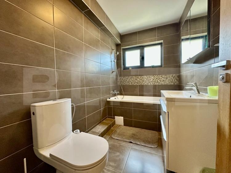 Duplex cu 4 camere cu Canalizare în Europa