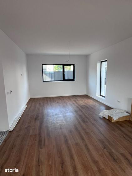 Casă cu 4 camere cu Teren 350 Mp în Vidra