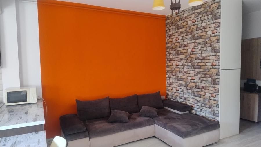 Apartament cu 2 camere semidecomandat în Roșu