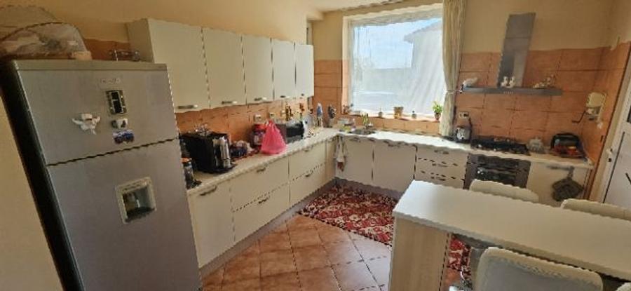 Casă individuală cu 5 camere cu Canalizare în Ciolpani