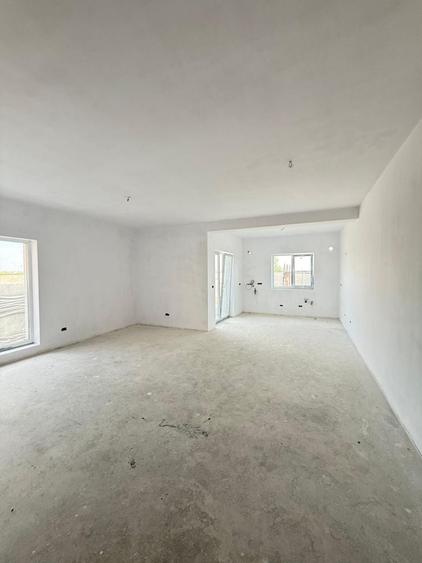 Casă cu 3 camere decomandat în Moșnița Nouă