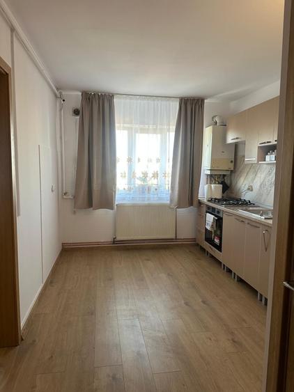 Inchiriez apartament 2 camere - 2