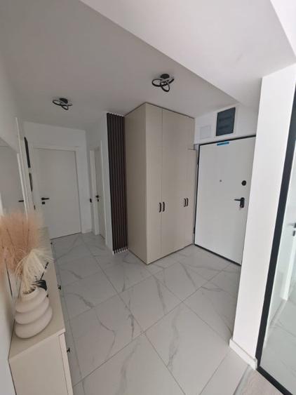 Apartament cu 3 camere decomandat în Sud