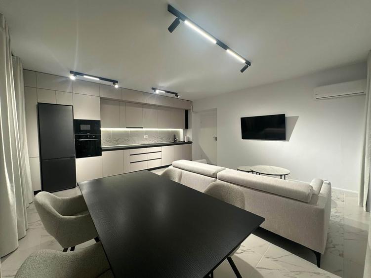 Apartament cu 3 camere semidecomandat în Copou
