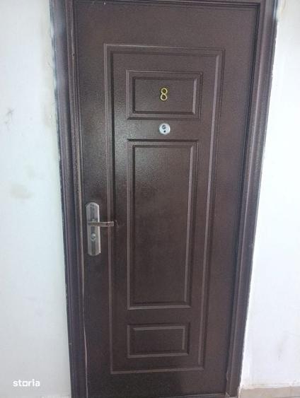 Garsonieră în Titan