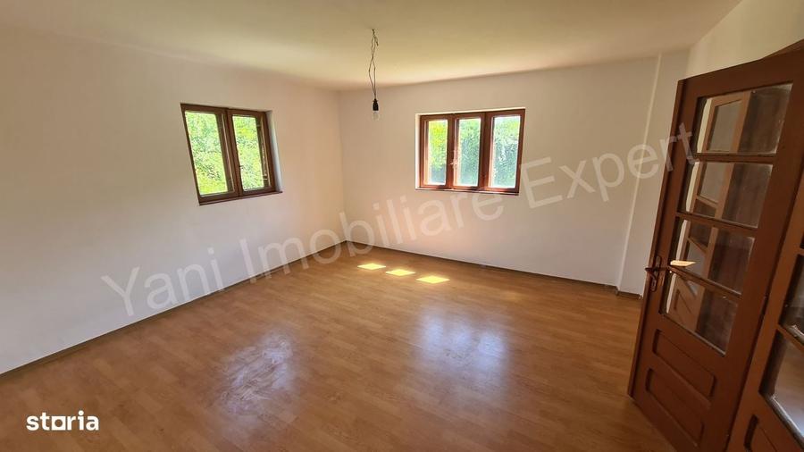 Casă cu 3 camere în Ciofrângeni