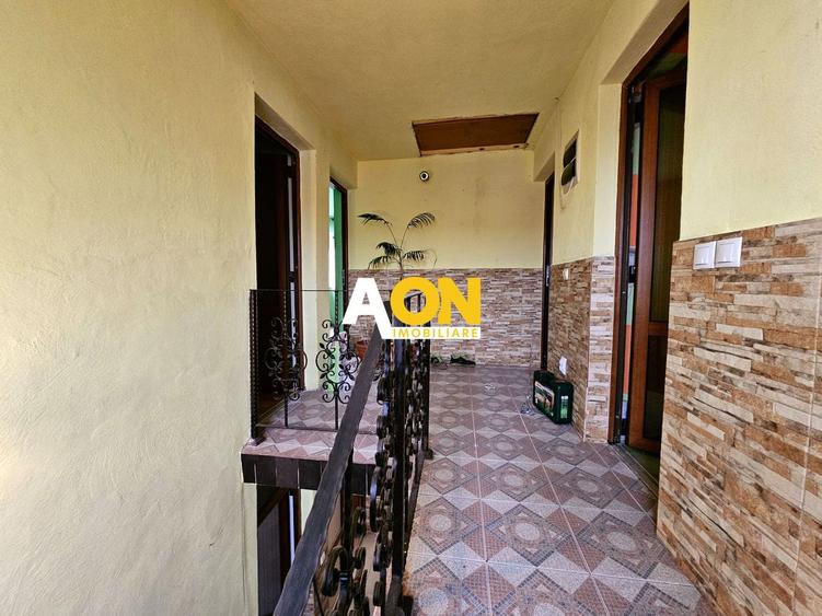 Casă individuală cu 5 camere cu Canalizare în Cetate