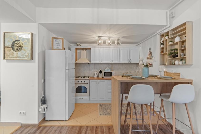 Apartament cu 2 camere semidecomandat, mobilat în Platoul Izvor