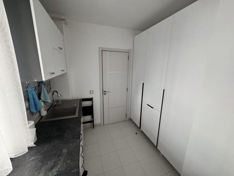 Apartament cu 2 camere semidecomandat în Roșu