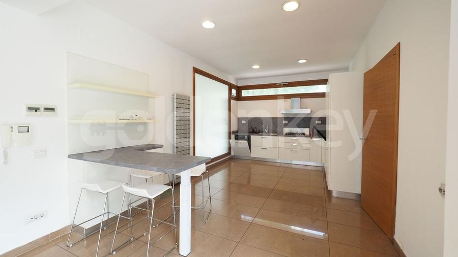 Duplex cu 5 camere cu Piscina în Iancu Nicolae