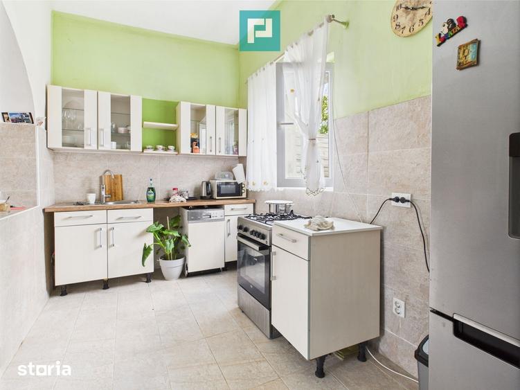 Casă cu 5 camere cu Teren 750 Mp în Micălaca